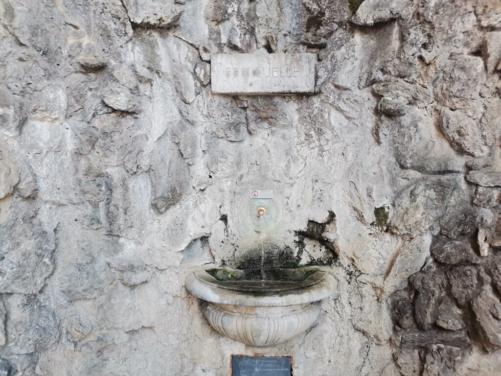 Brunnen und Quellen
